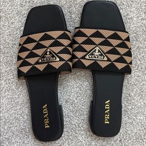 Pr*da Designer Slides